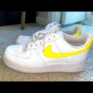 Nike Air Force 1 Yellow Swoosh Size 8